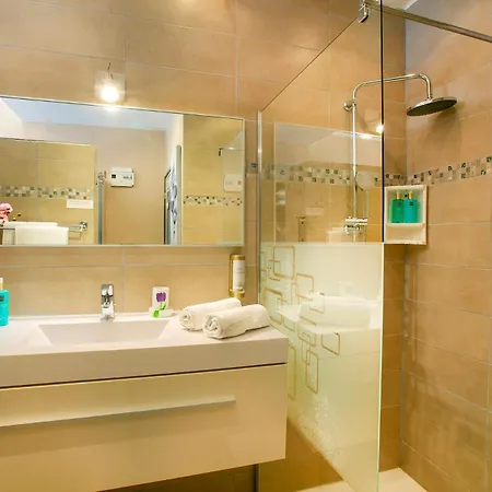 Appart hôtel Et Les Flots Bleus 4*