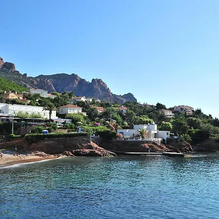 Et Les Flots Bleus Apartahotel 4*