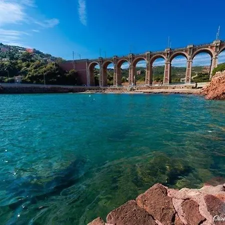 Et Les Flots Bleus 4*