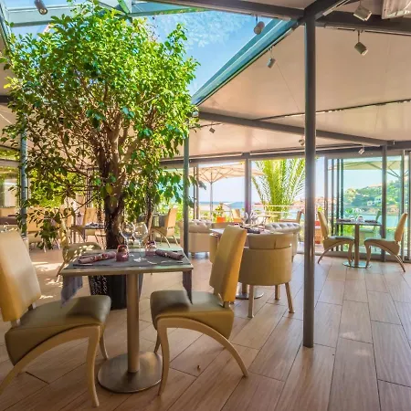 Et Les Flots Bleus Appart hôtel Saint-Raphaël