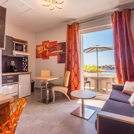 Et Les Flots Bleus Appart hôtel 4*