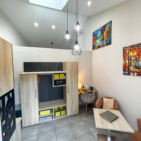 Et Les Flots Bleus 아파트호텔 Saint-Raphaël