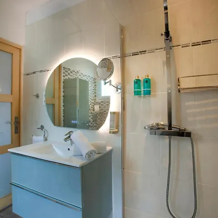 Aparthotel Et Les Flots Bleus