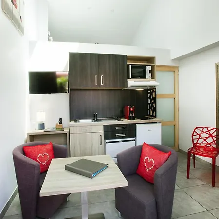 Et Les Flots Bleus Hotel apartamentowy Saint-Raphaël