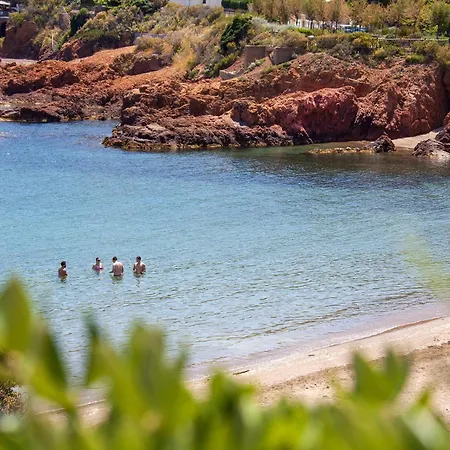 Et Les Flots Bleus 4*