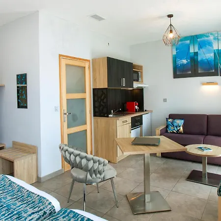 Et Les Flots Bleus Aparthotel 4*