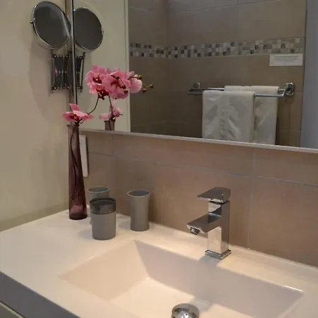 Et Les Flots Bleus Appart hôtel 4*