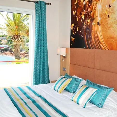 Apart Otel Et Les Flots Bleus 4*