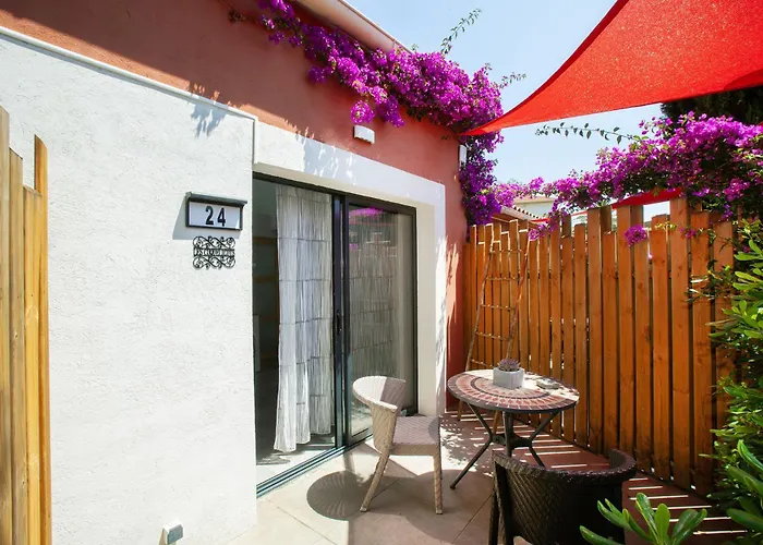 Et Les Flots Bleus Апарт-отель