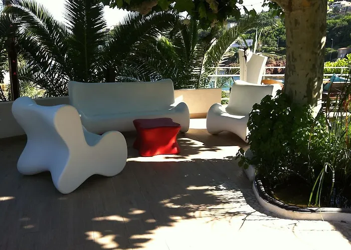 Et Les Flots Bleus 4* Сен-Рафаэль