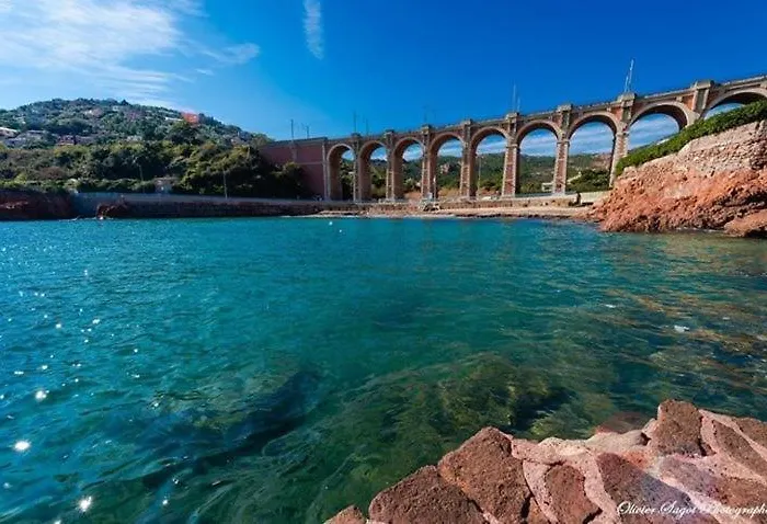 Et Les Flots Bleus 4*