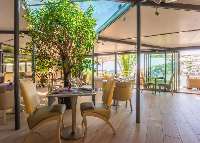 Et Les Flots Bleus Апарт-отель Сен-Рафаэль